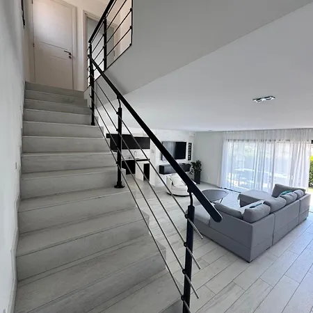 De Luxe Avec Piscine Chauffee Vila *