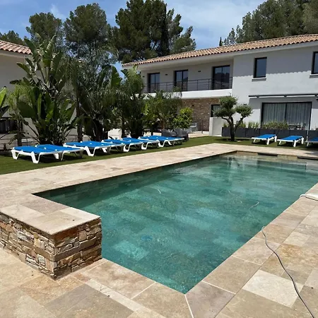 De Luxe Avec Piscine Chauffee Vila